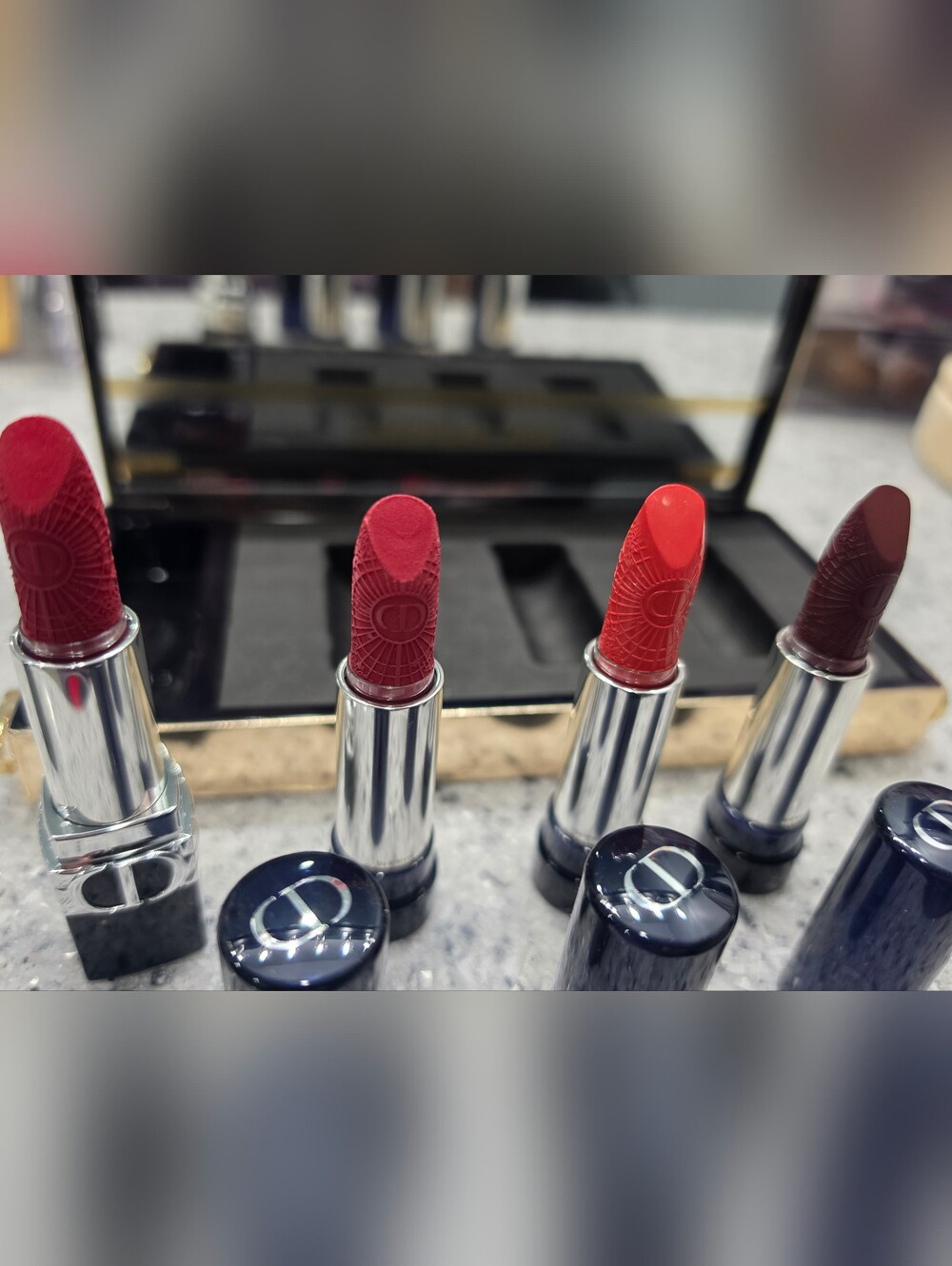 The "Dior Lipstick Clutch" (Minaudière) featuring shades 965, 913, 674, and 471 - Picture 4 of 5